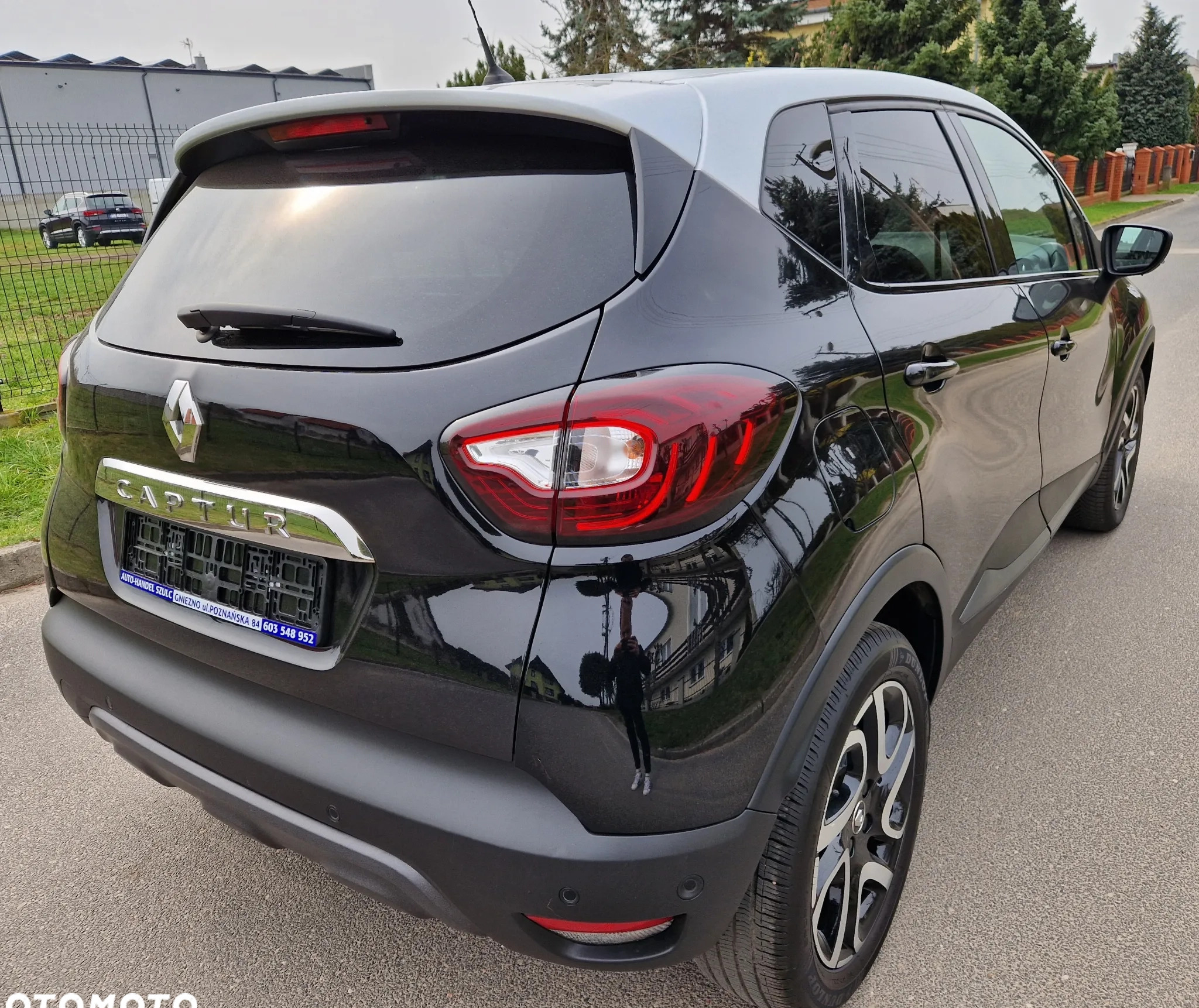 Renault Captur cena 55900 przebieg: 65000, rok produkcji 2017 z Gniezno małe 667